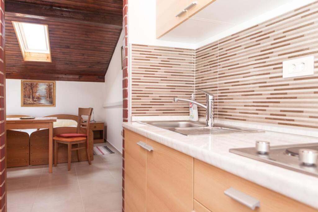Apartment Apartment Mladen For 4 Rovinj