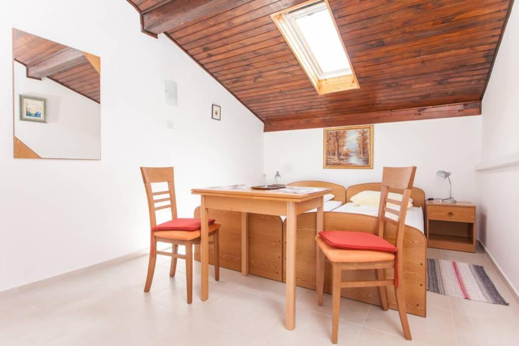 Apartment Mladen For 4